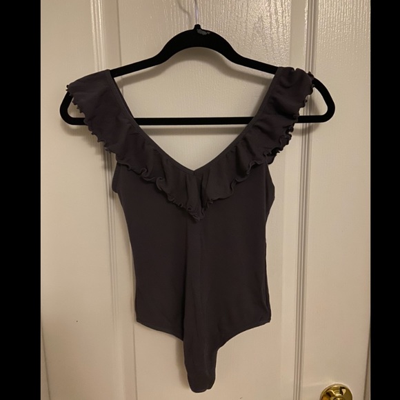 Aritzia Wilfred Danette Bodysuit in Size Small, Color Gray - Picture 2 of 7